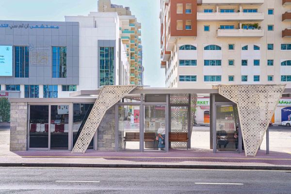 RTA Completes 595 Modern Bus Shelters Across Dubai