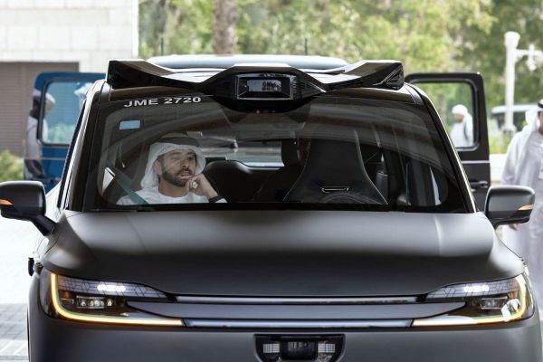 Hamdan bin Mohammed Launches Official Operations of Fully Autonomous RT6 Taxis in Dubai