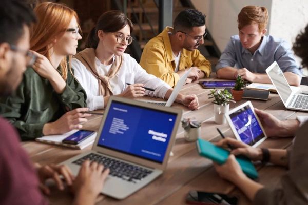 Why Companies Are Replacing Departments with Small Specialist Teams