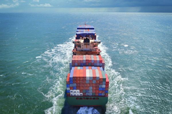 UAE Joins Top 10 Global Exporters as Trade Surges to Record Levels