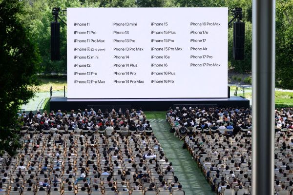 Apple Launches AI-Powered Siri With Enhanced Voice Recognition and Standalone App