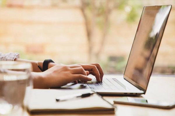Why Mid-Career Professionals Are Freelancing by Choice