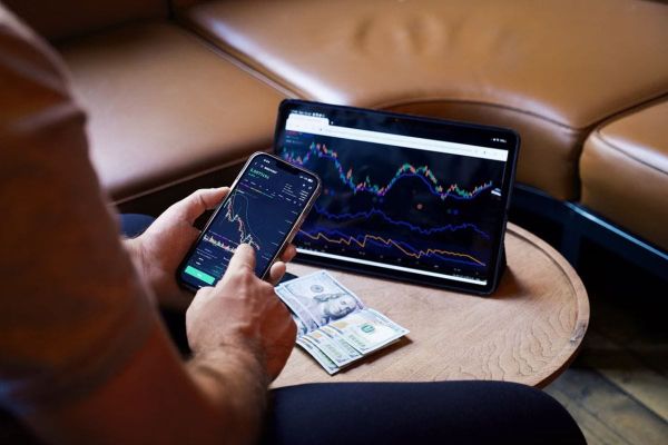 A New Funding Route for Private Firms Through AED Sukuk