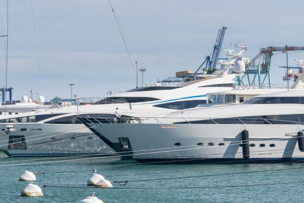 Dubai Maritime Authority Launches New Rules for Leisure Anchoring and Mooring Buoys