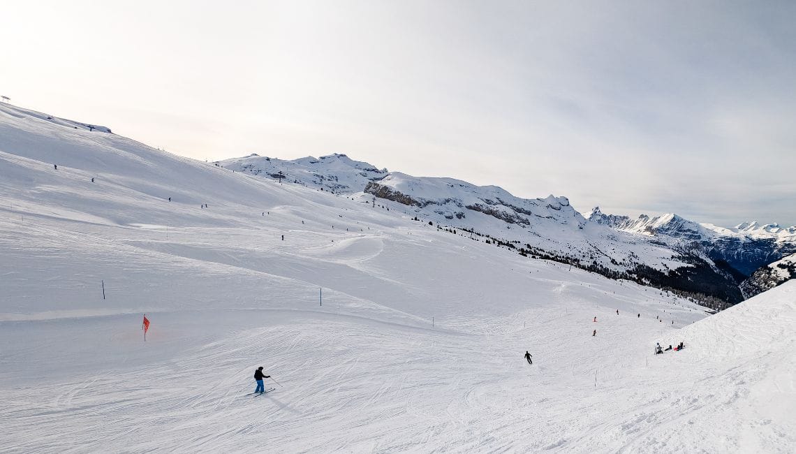 A blue slope in Flaine ski resort