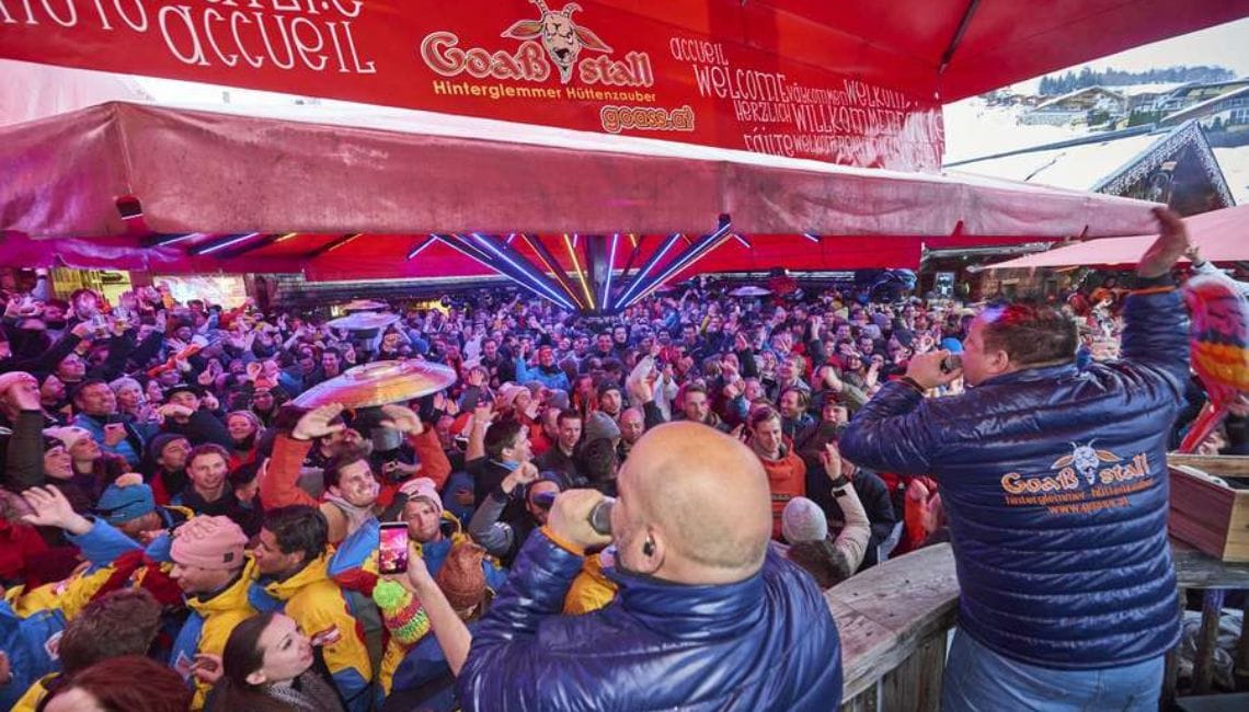 Crowds at the Goassstall