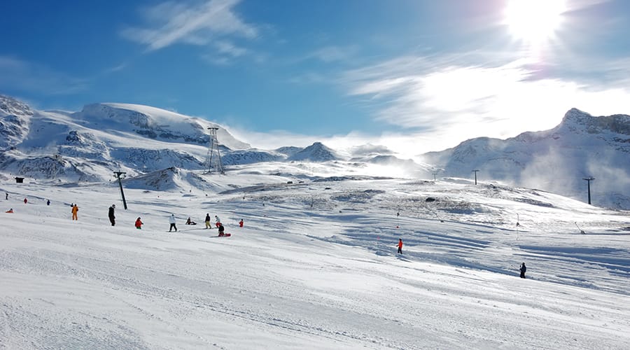 Top 10 Ski Resorts in Italy for Beginners