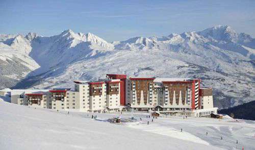 Piste leading into Club Med La Plagne