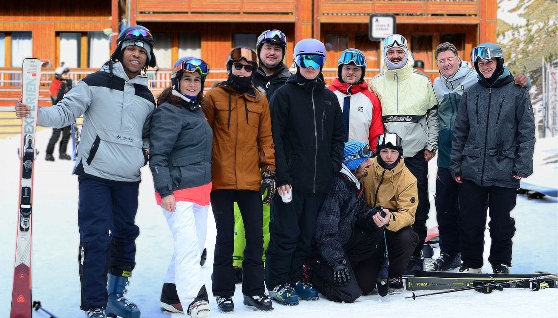 How to book a group ski holiday