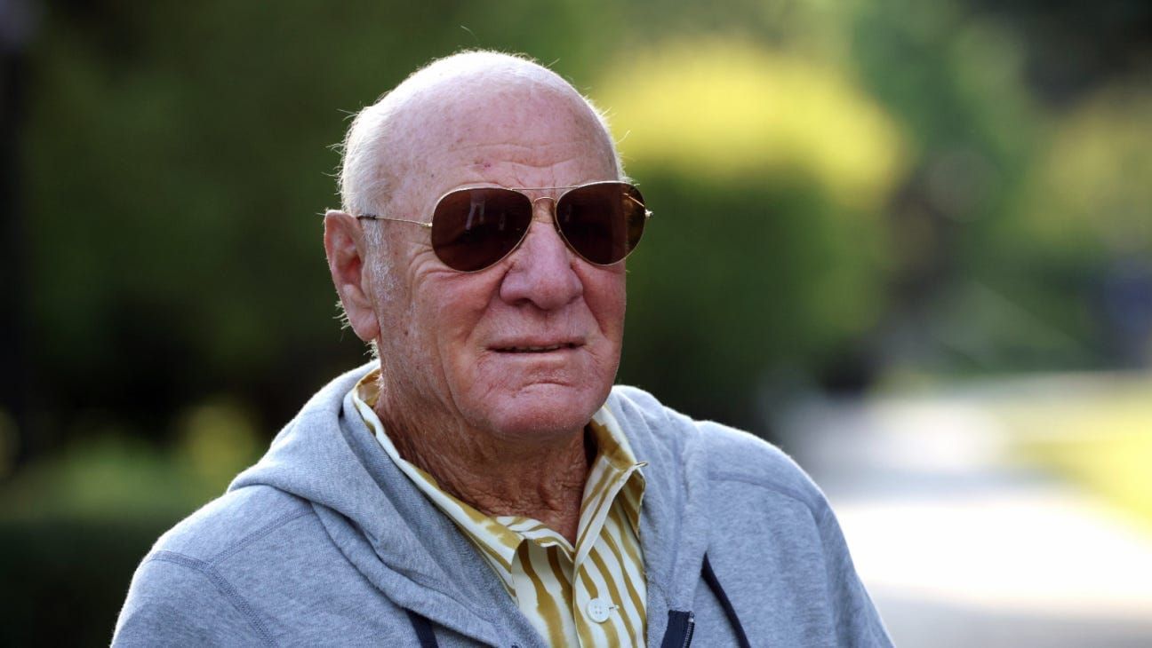 Barry Diller: Studios Should Cut Their Own Deals With Guilds