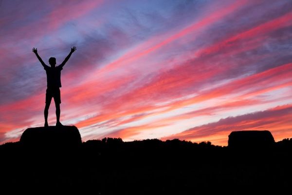 Screenwriting Tip: Feet on the ground… head in the clouds