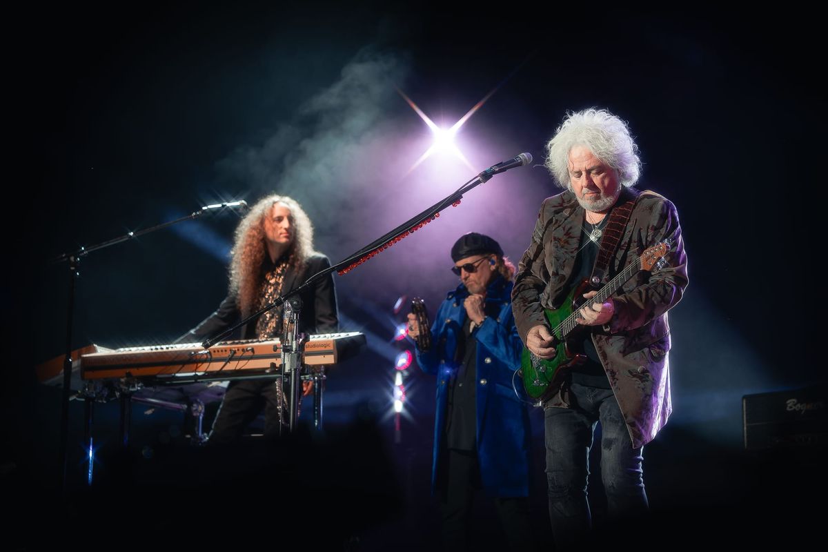 TOTO Ends Summer Tour With a Musicianship Showcase in Toronto