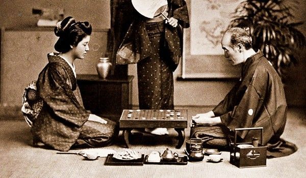 La stratégie des échecs et du jeu de go
