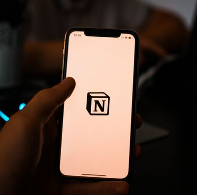 Now Available: Simple Notion CRM & Project Tracker