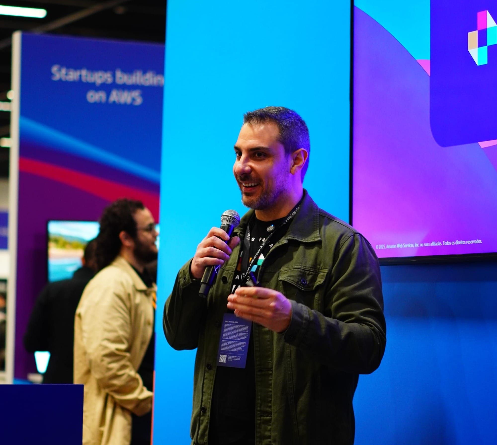 Fotto é destaque na AWS Summit 2025 e mostra como está revolucionando o mercado