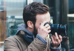 Quem São e Como Trabalham os Paparazzi