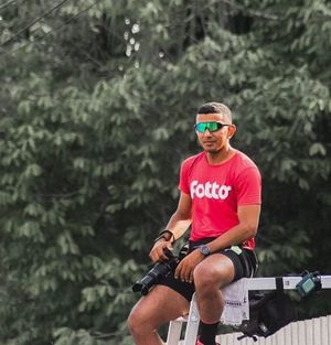 Carinha da Escada: como Israel Lucas transformou uma escada em sua marca registrada na fotografia