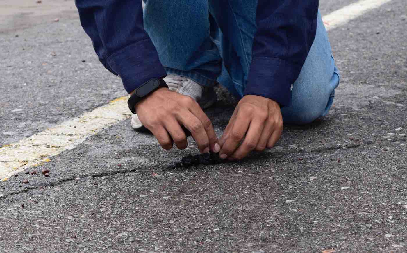 Student in Mexico Has Developed Self-Repairing Rubber Road Pavement