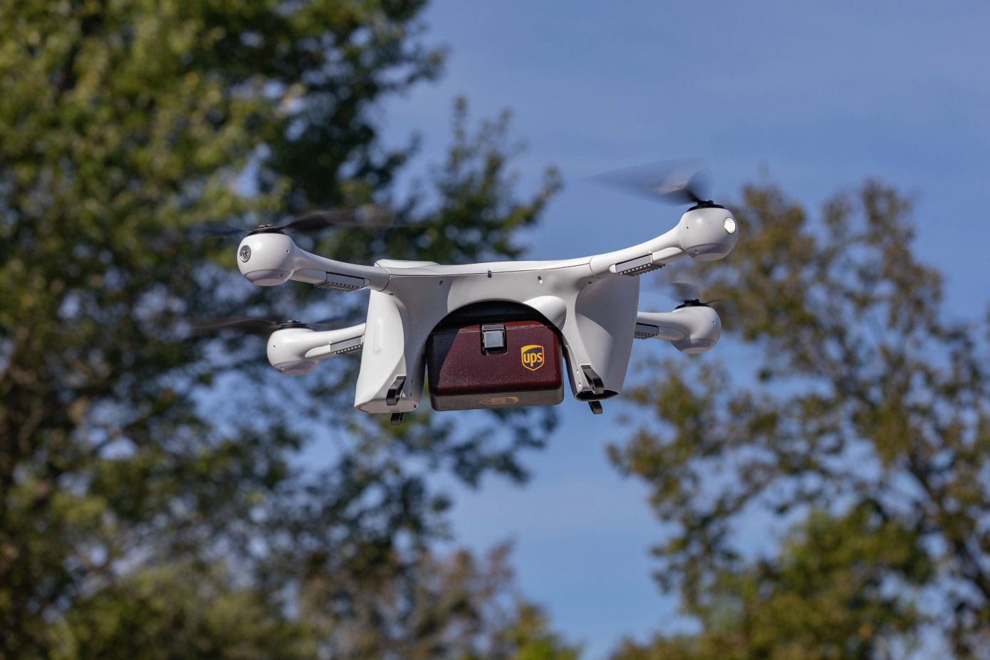 📭 Drones delivering prescription medicine to residential doorsteps for the first time