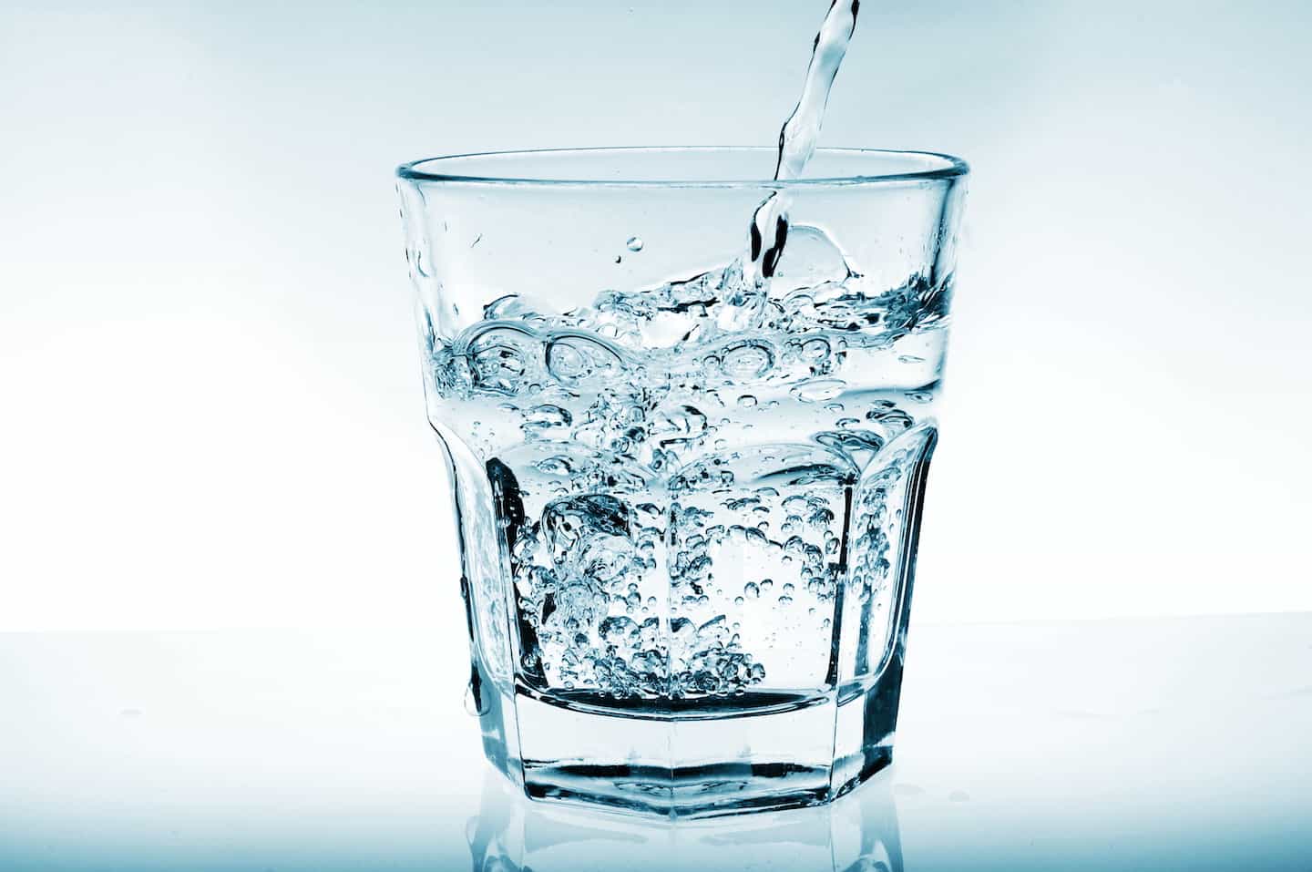 💧 Recyclable material turns salt water into drinking water in 30 minutes