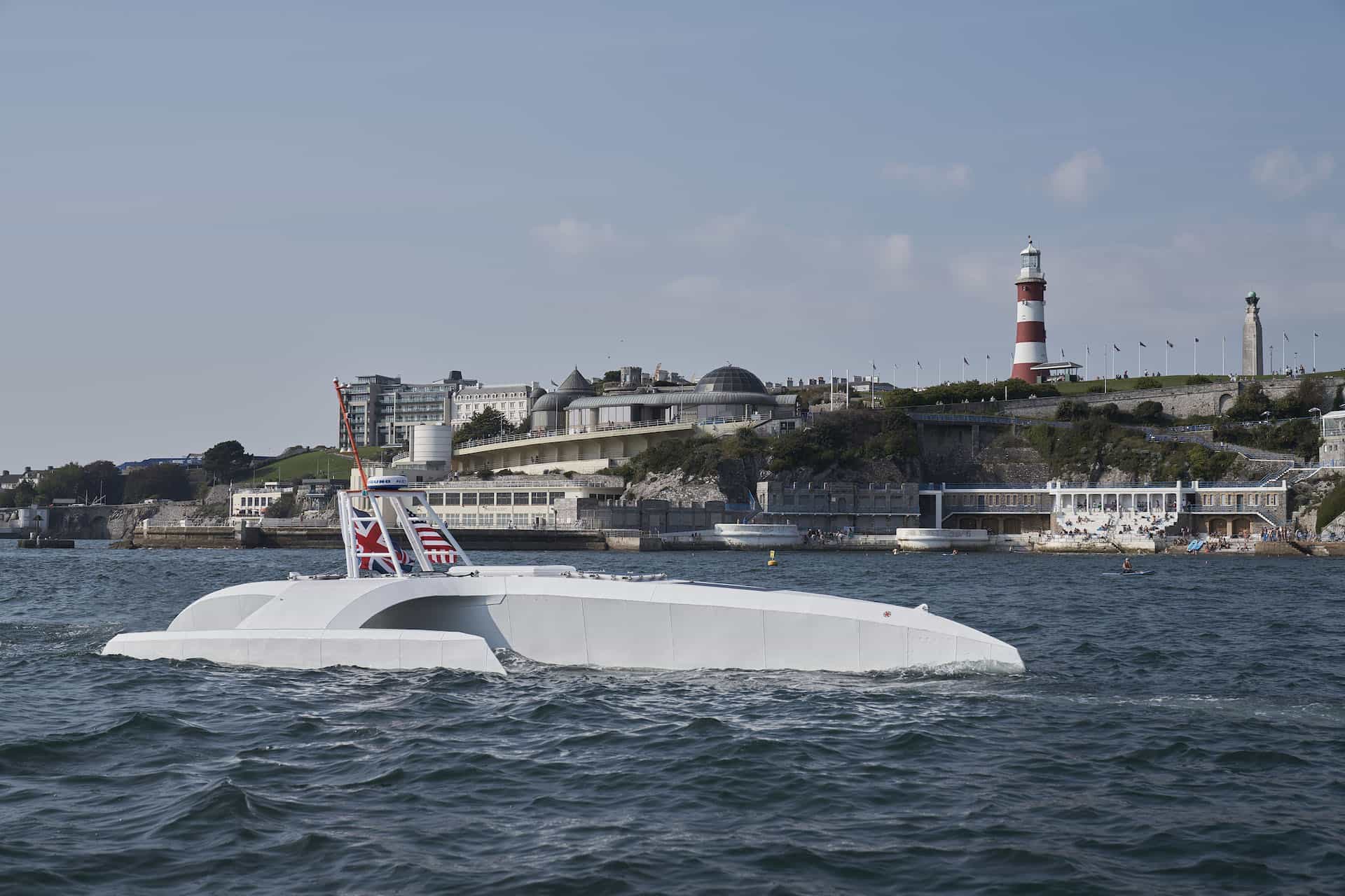 🛥 Self-propelled boat ready to cross the Atlantic
