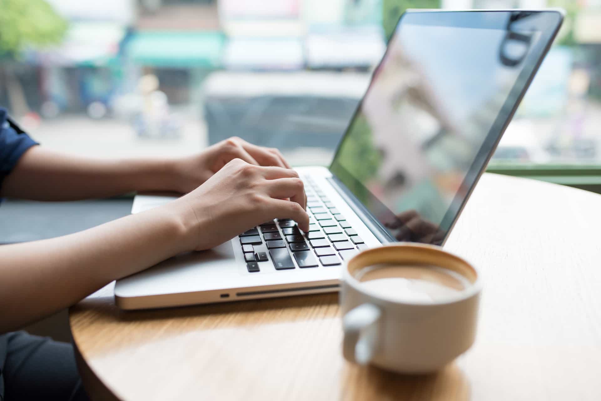 ✏️ Warp News is hiring writers and editors