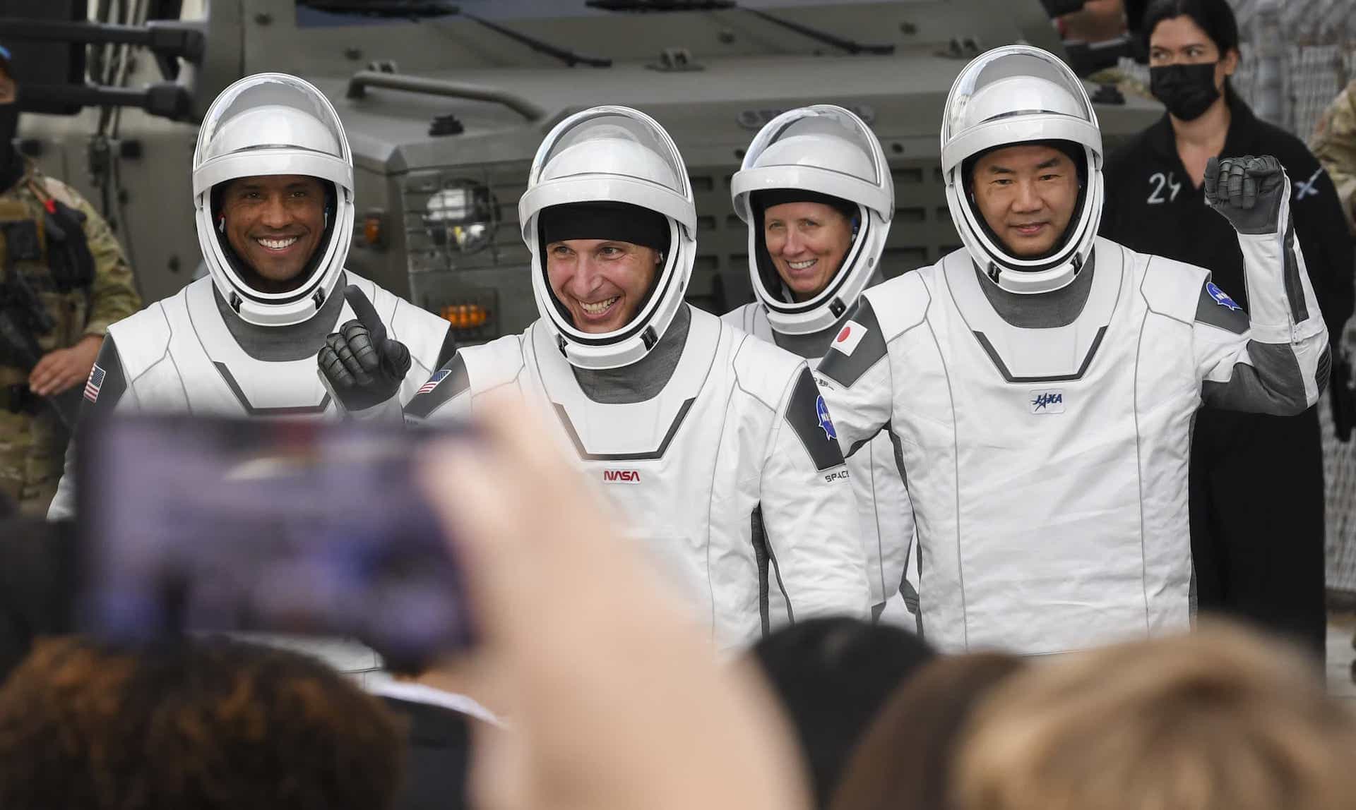 👨‍🚀 SpaceX creates history again - four astronauts on their way to the ISS