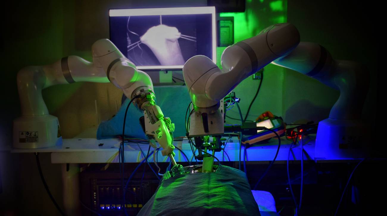 🤖 "Star" operates  "significantly better" than a human surgeon