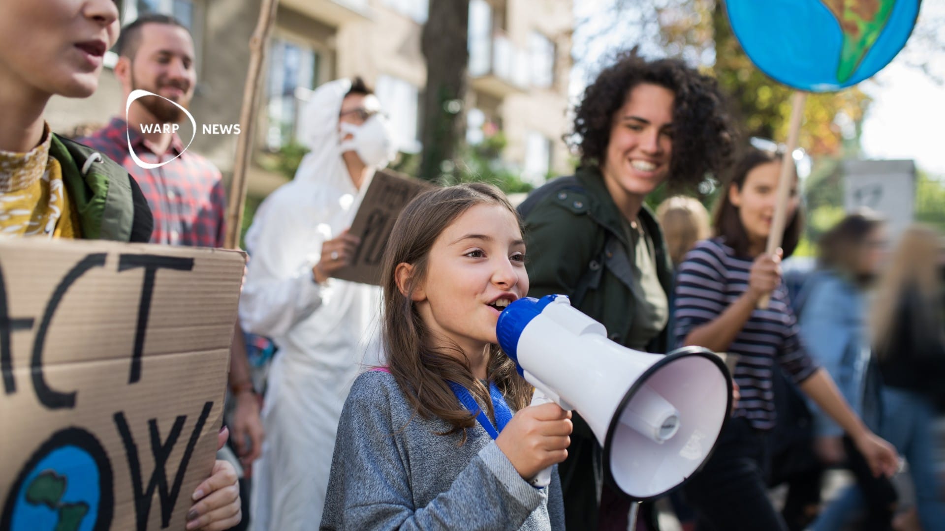 🌎 The vast majority believe in climate change and want to do something about it (but think others don't)