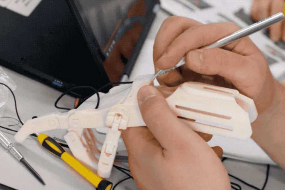 High schoolers are learning to 3D-print prosthetic hands for people in need