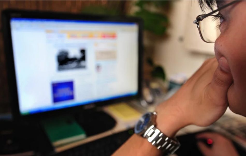 How to use Google reverse image search to see whether a photo is real or fake