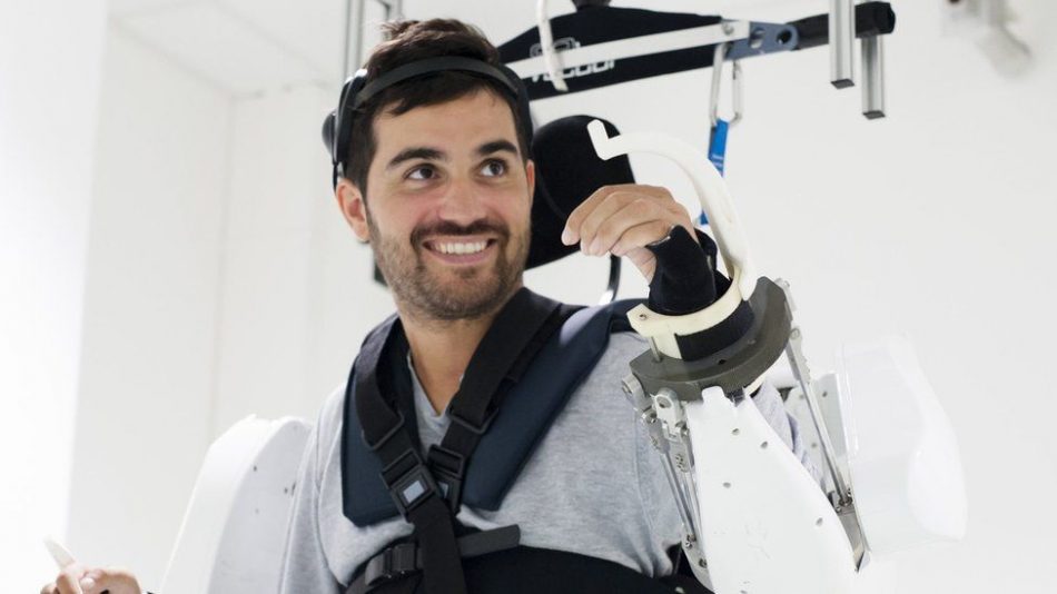 A mind-reading exoskeleton suit just allowed a paralyzed man to walk once more