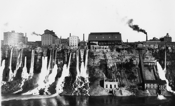 'Faking' Niagara Falls and the electrification of 'white womanhood' in Los Angeles, 1930s: 'Colonial spectacle' and electrical power in a modern(ist) nation