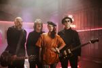 Laut, voller Samples, wild und dreht vollkommen frei: No Gods No Masters von Garbage