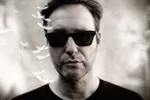 Psychologieprofessor und Seabound-Frontmann Frank M. Spinath veröffentlicht Solo-Album: Lionhearts. Der vermutlich größte Electro-Wurf des Jahres.