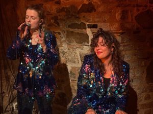 Herzchen in den Augen: UMME BLOCK live am 16.10.2025 in der Moritzbastei in Leipzig