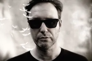 Psychologieprofessor und Seabound-Frontmann Frank M. Spinath veröffentlicht Solo-Album: Lionhearts. Der vermutlich größte Electro-Wurf des Jahres.