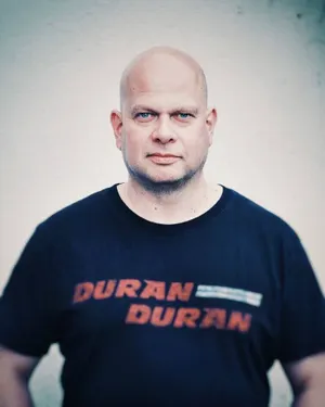 „Jedes Album kann dein letztes sein, warum also nicht sich die Zeit nehmen, die es verdient“: Interview mit Stefan Netschio von Beborn Beton über A Worhty Compensation