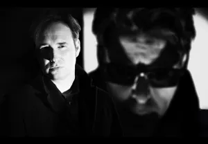 Düster, vielschichtig, Film noir zum Hören: Red Flags von Ghost & Writer