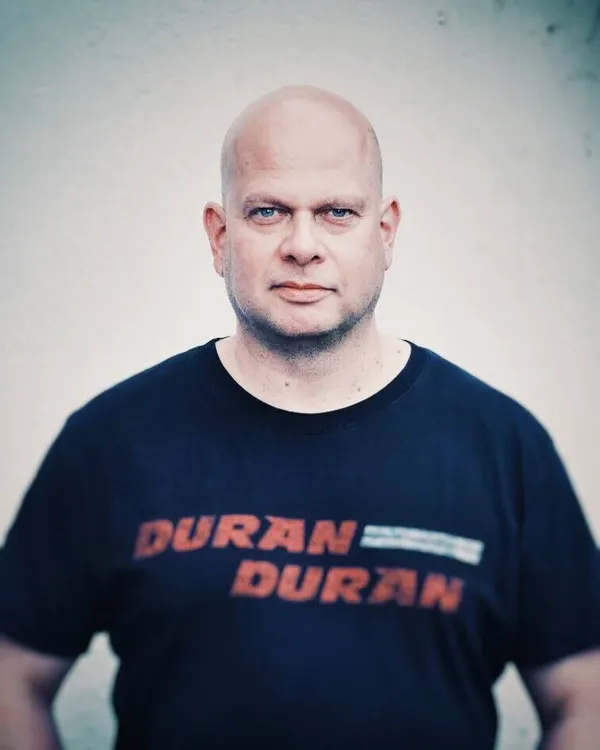 „Jedes Album kann dein letztes sein, warum also nicht sich die Zeit nehmen, die es verdient“: Interview mit Stefan Netschio von Beborn Beton über A Worhty Compensation