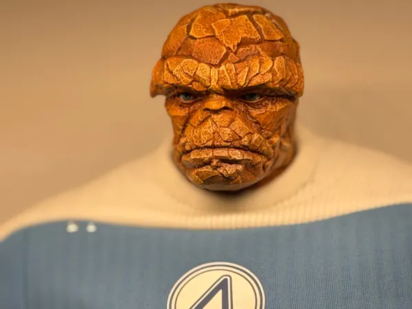 Ausgepackt: Ben Grimm / The Thing (Fantastic Four: First Steps) von Hot Toys