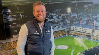 NTF-sjefen vil ha øl på tribunen: – Det er dobbeltmoralsk