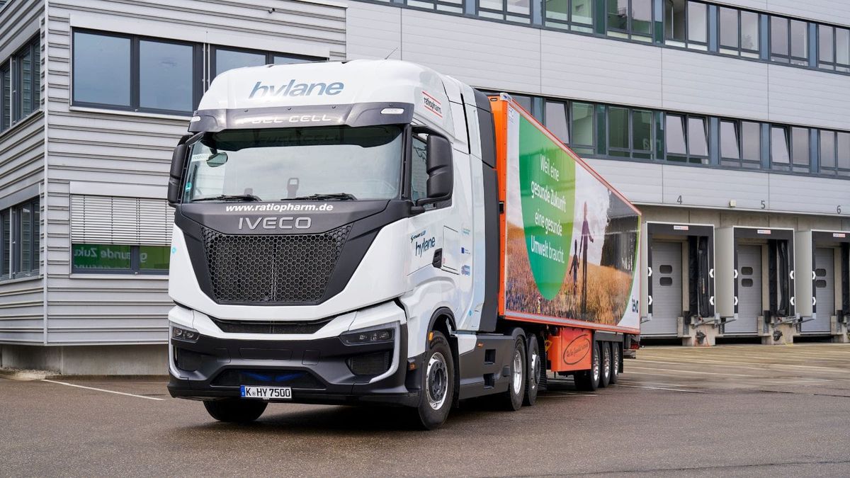Hydrogen-powered IVECO S-eWay Fuel Cell from hylane in use for Teva/ratiopharm at the logistics site in Ulm