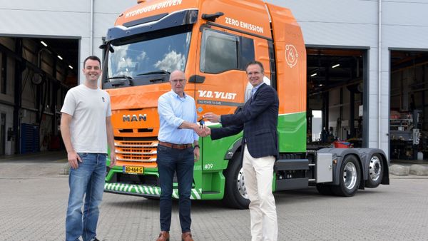 Van der Vlist puts MAN hydrogen trucks on 65-tonne heavy haulage