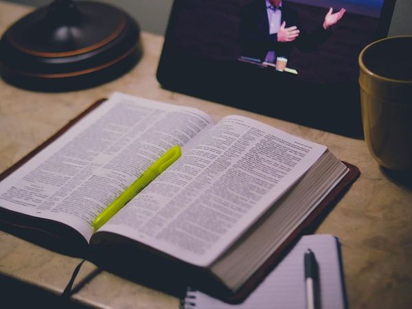 5 Reasons Expository Preaching Transforms Churches and Changes Lives