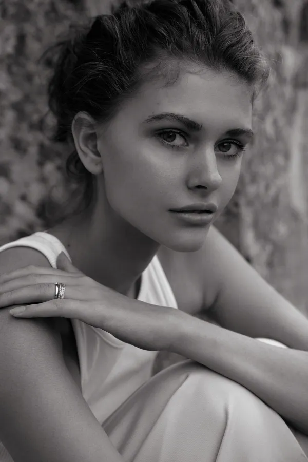 Alyona Lihosherstowa by Alexei Bazdarev