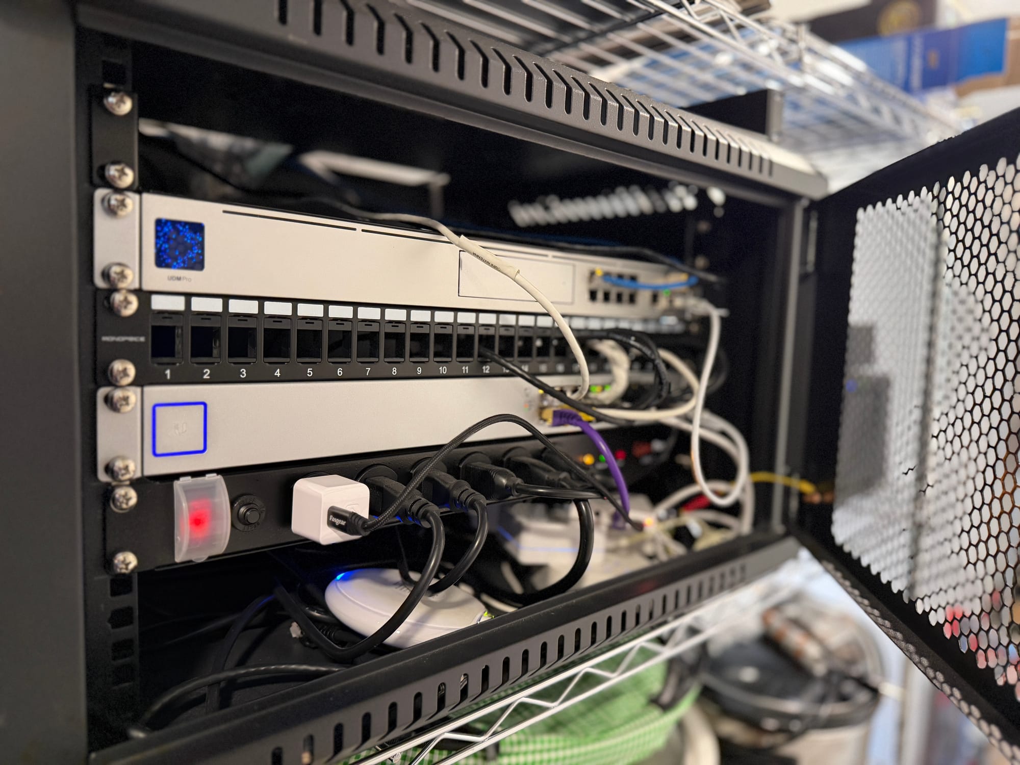 How to *vibe code* your own custom home dashboard