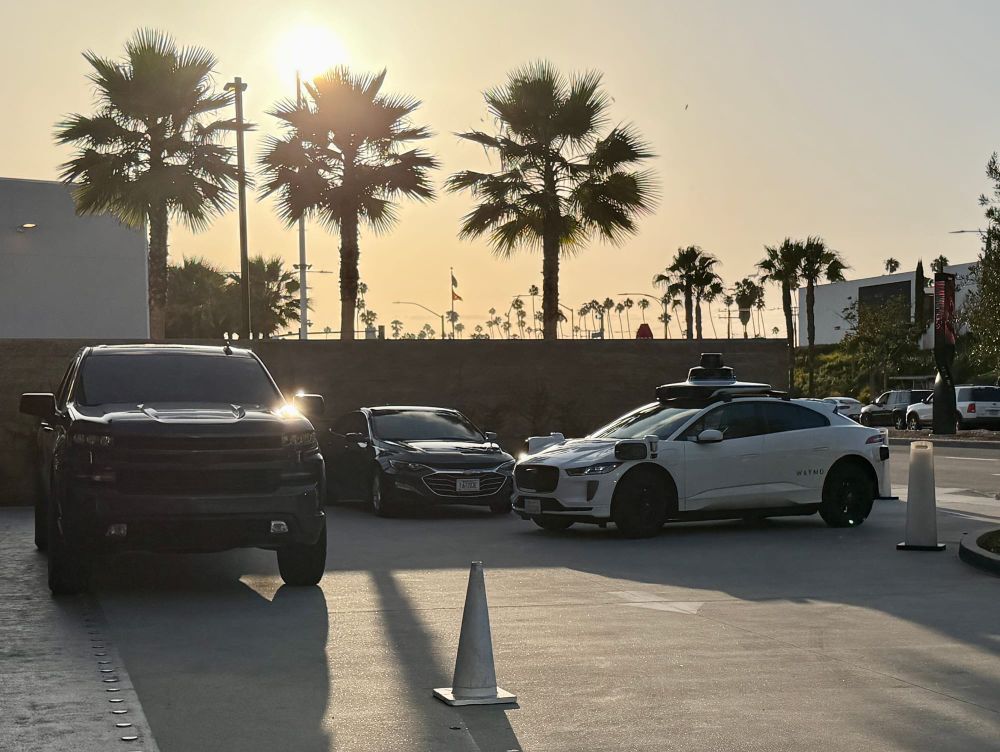 My first thru fourth rides inside a *Waymo*