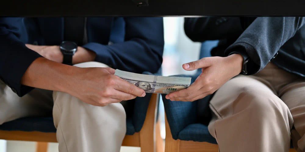 Corruption erodes trust in our judiciary and legislature / iStock