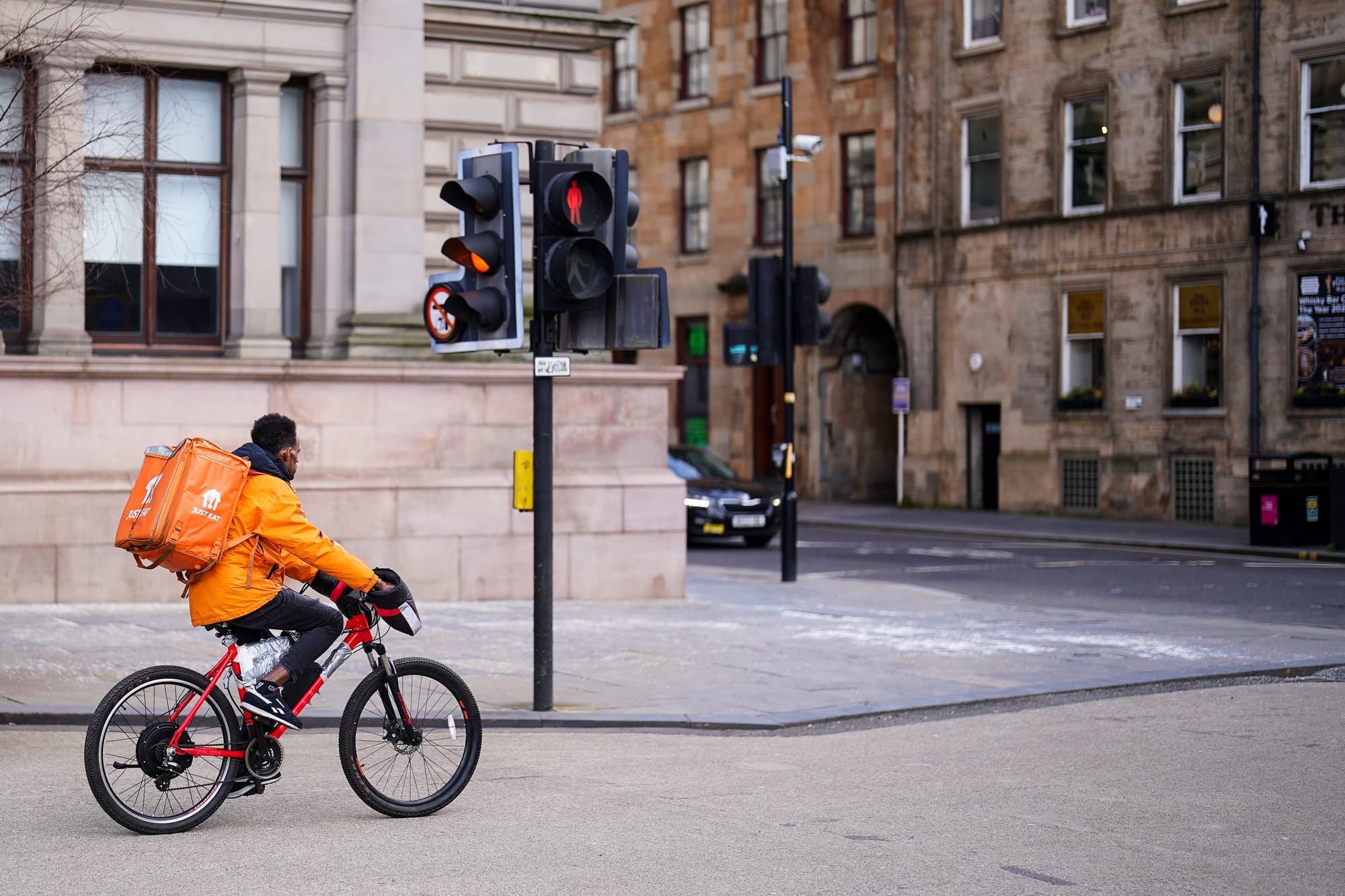 The secret spots delivery riders go to eat